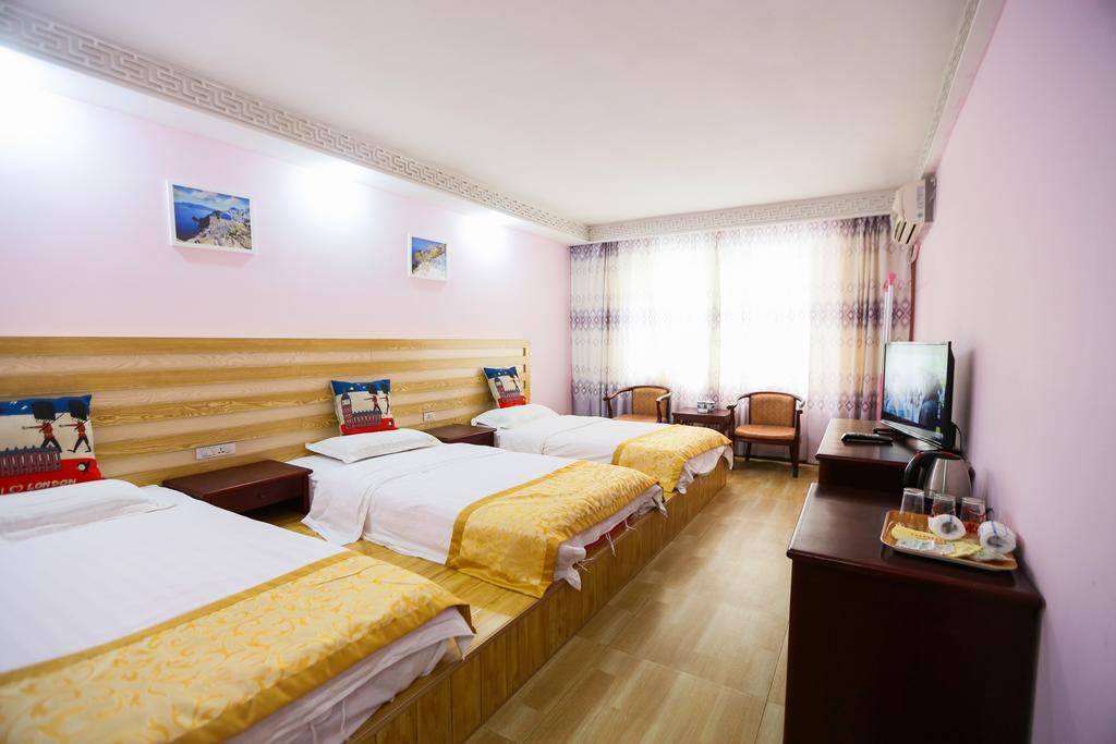 יאנג שואו Fawlty Towers Hotel מראה חיצוני תמונה