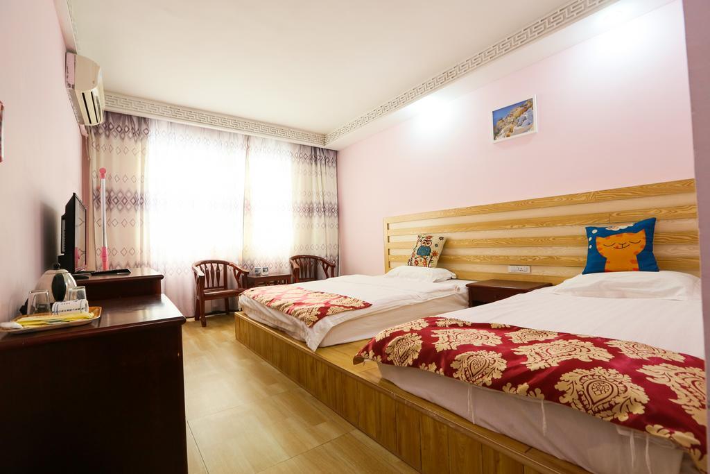 יאנג שואו Fawlty Towers Hotel מראה חיצוני תמונה